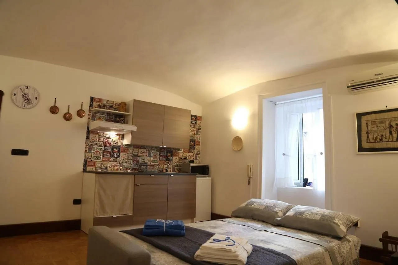 Small Suite Chiatamone Napoli Italien