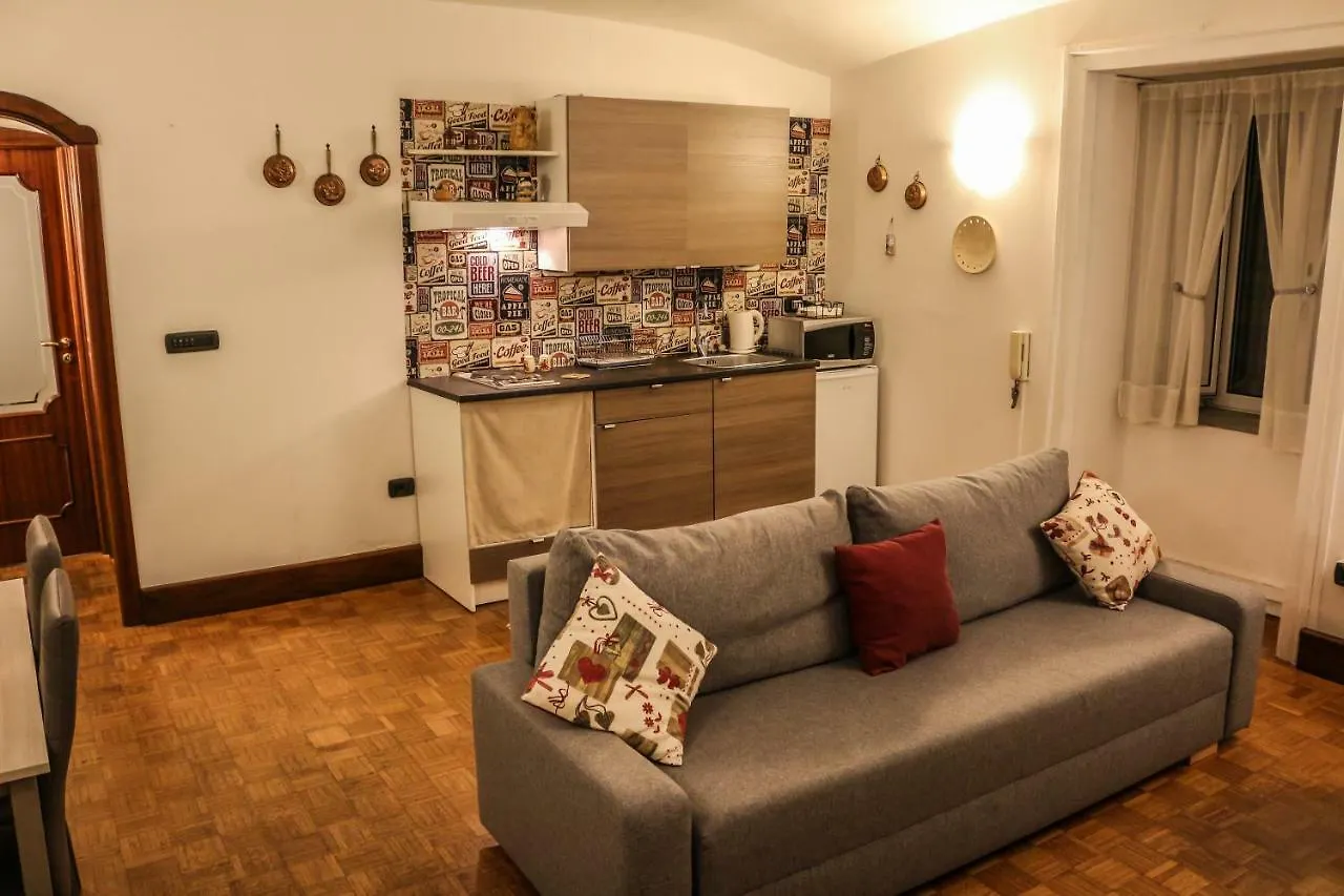 Feriehus Small Suite Chiatamone Napoli
